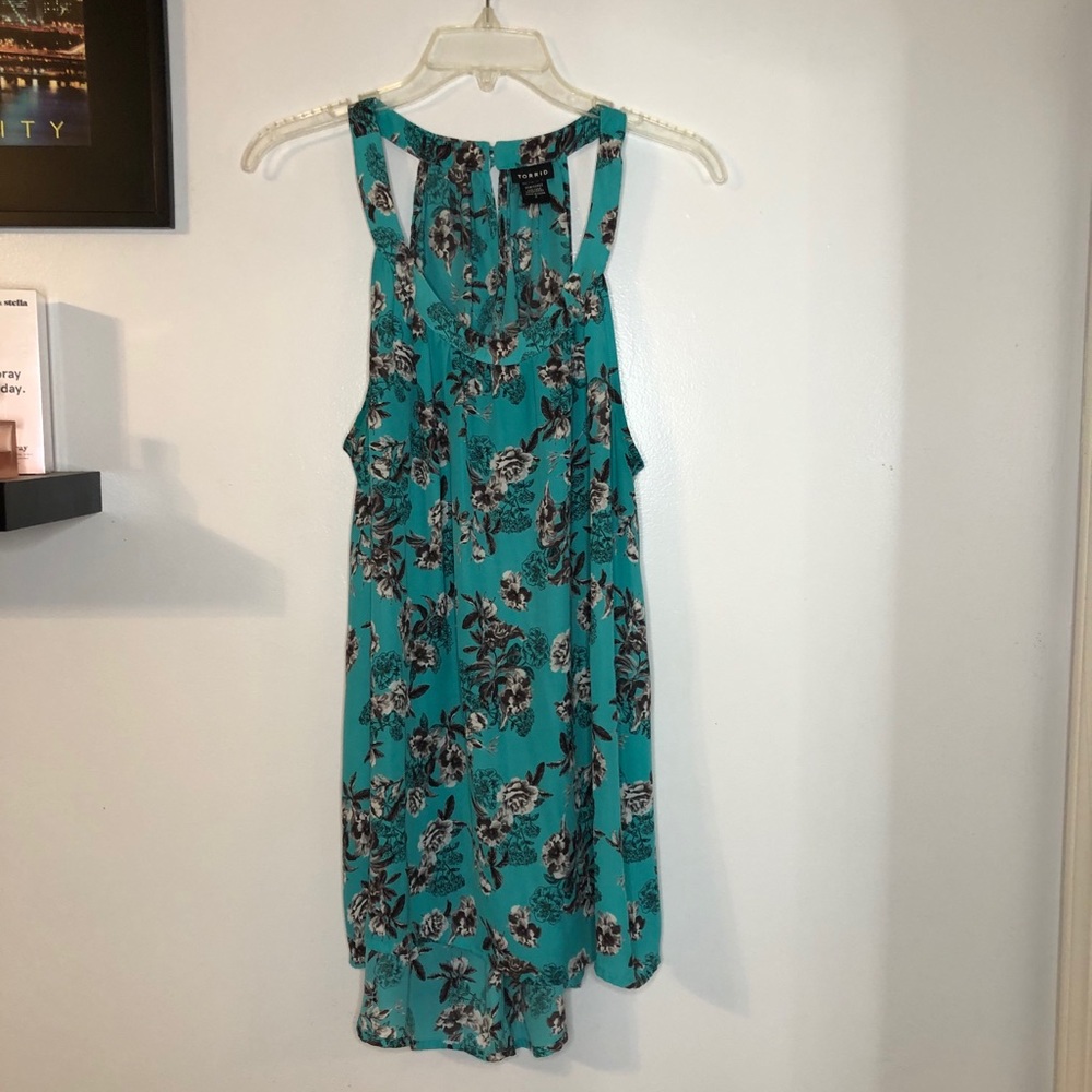 Turquoise top with gray roses